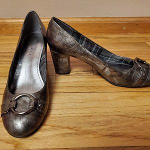 Anne Klein gray heels
